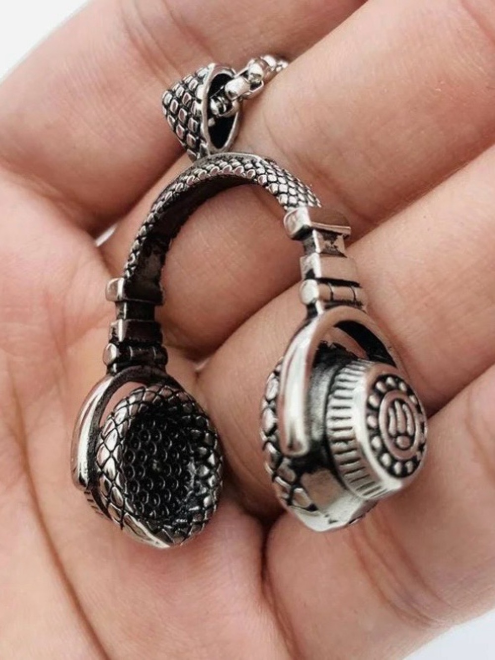 Men’s Headphone Pendant Necklace (Silver-tone available)